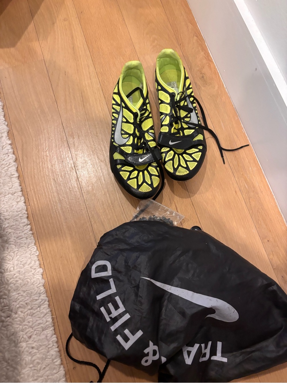 Nike Track Spikes - Picture 2 of 5